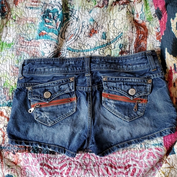 Rue21 denim shorts - size 5/6 - Picture 2 of 4